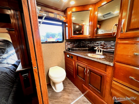 2019 Fleetwood Pace Arrow LXE 38K RV Photo 4