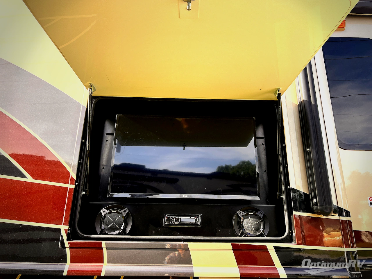 2019 Fleetwood Pace Arrow LXE 38K Photo 4