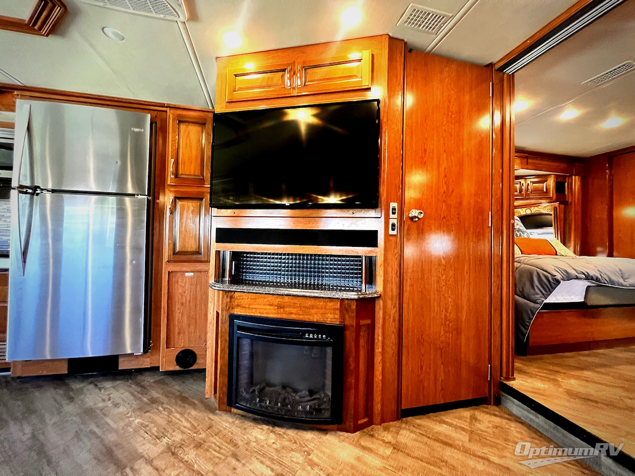 2019 Fleetwood Pace Arrow LXE 38K Photo 11