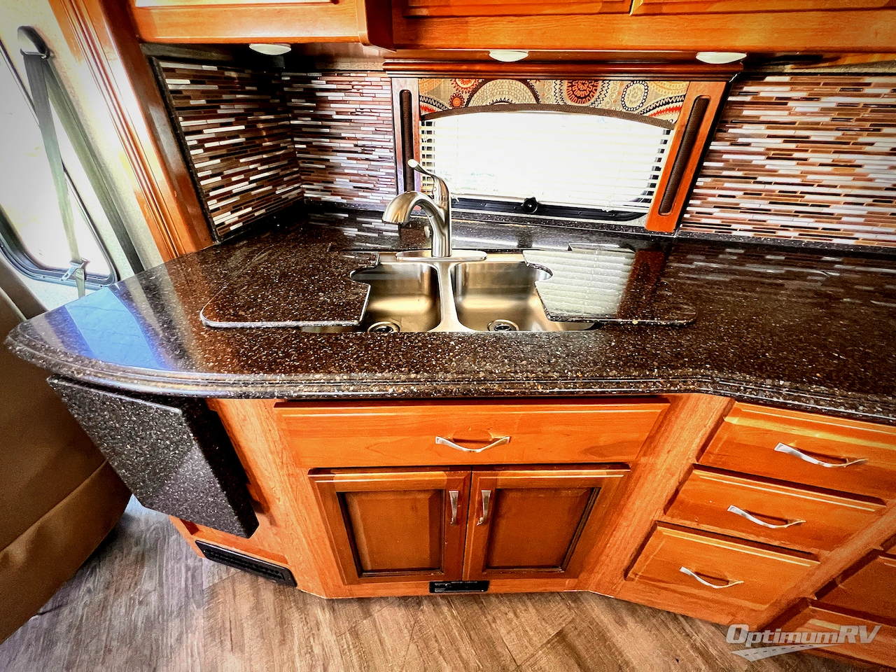 2019 Fleetwood Pace Arrow LXE 38K Photo 14