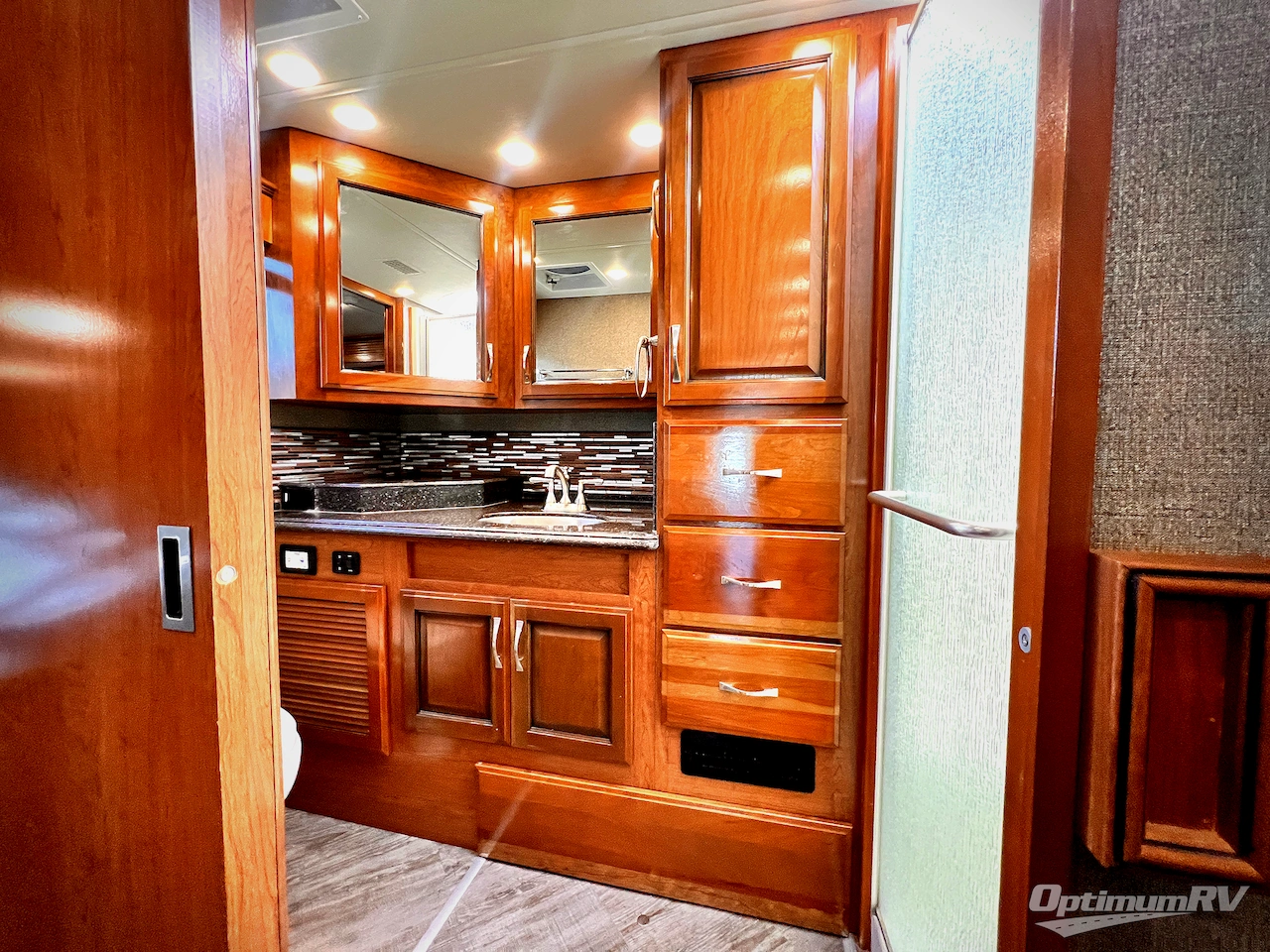2019 Fleetwood Pace Arrow LXE 38K Photo 24