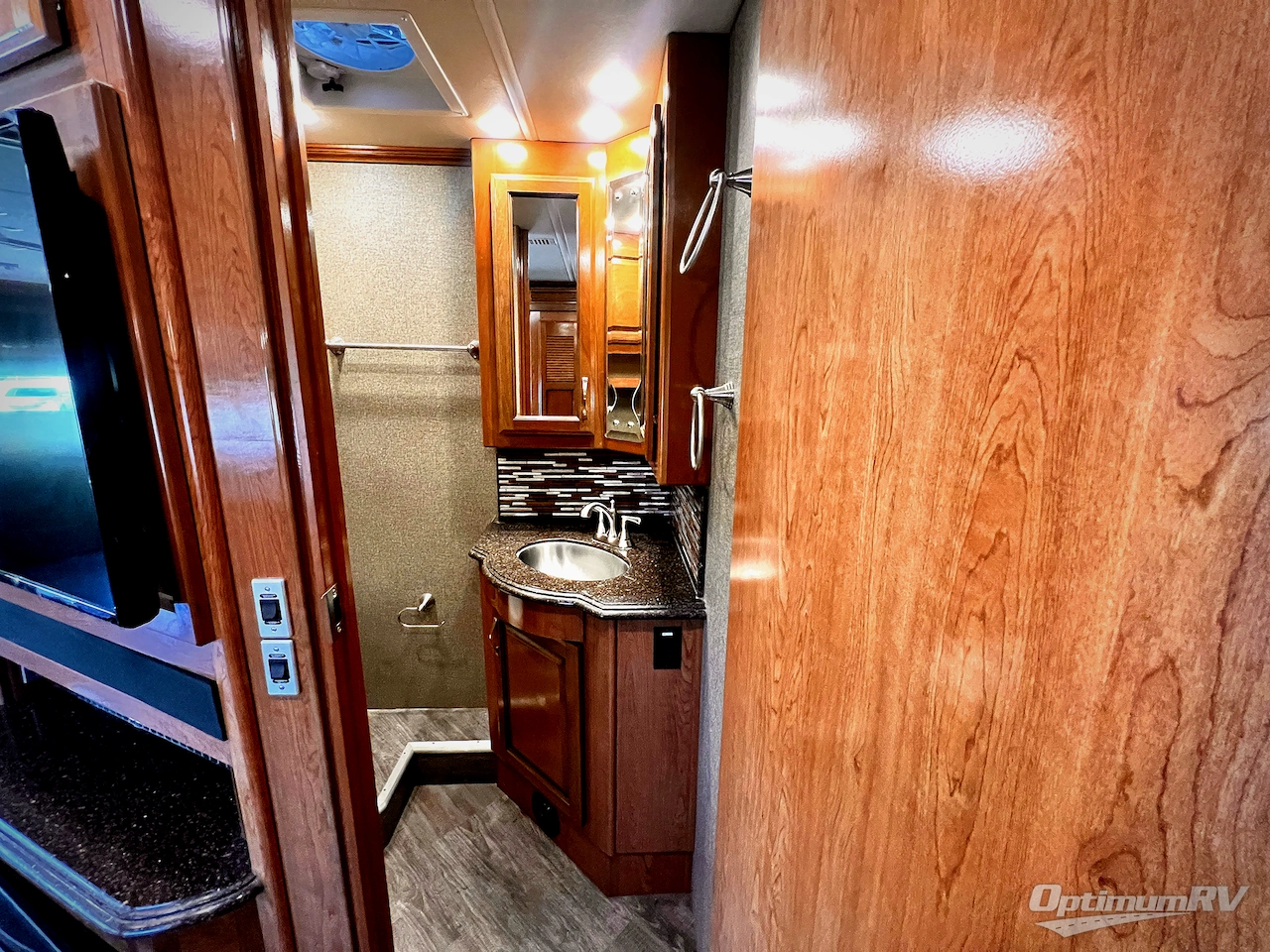 2019 Fleetwood Pace Arrow LXE 38K Photo 27