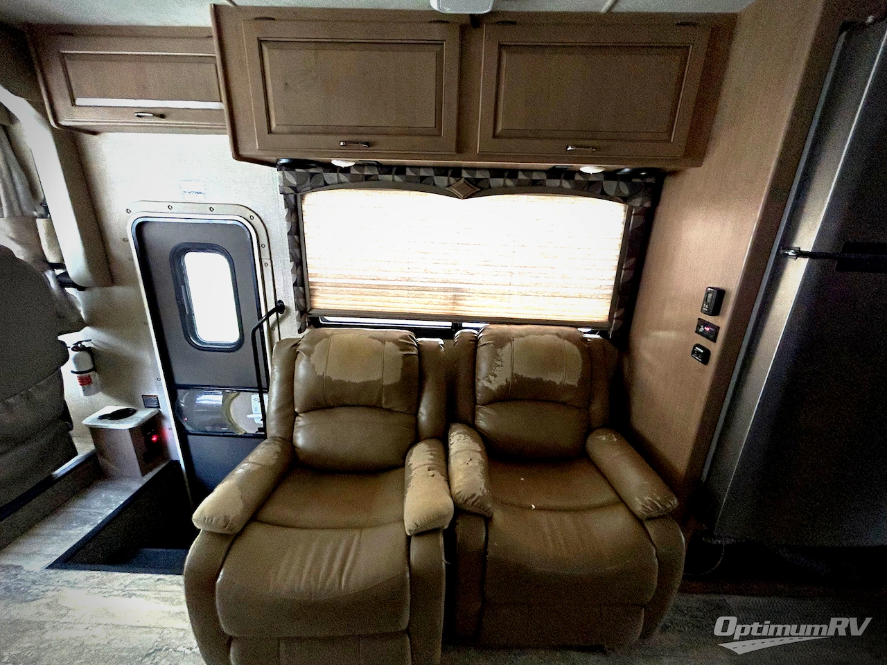 2018 Thor Hurricane 34P Photo 10