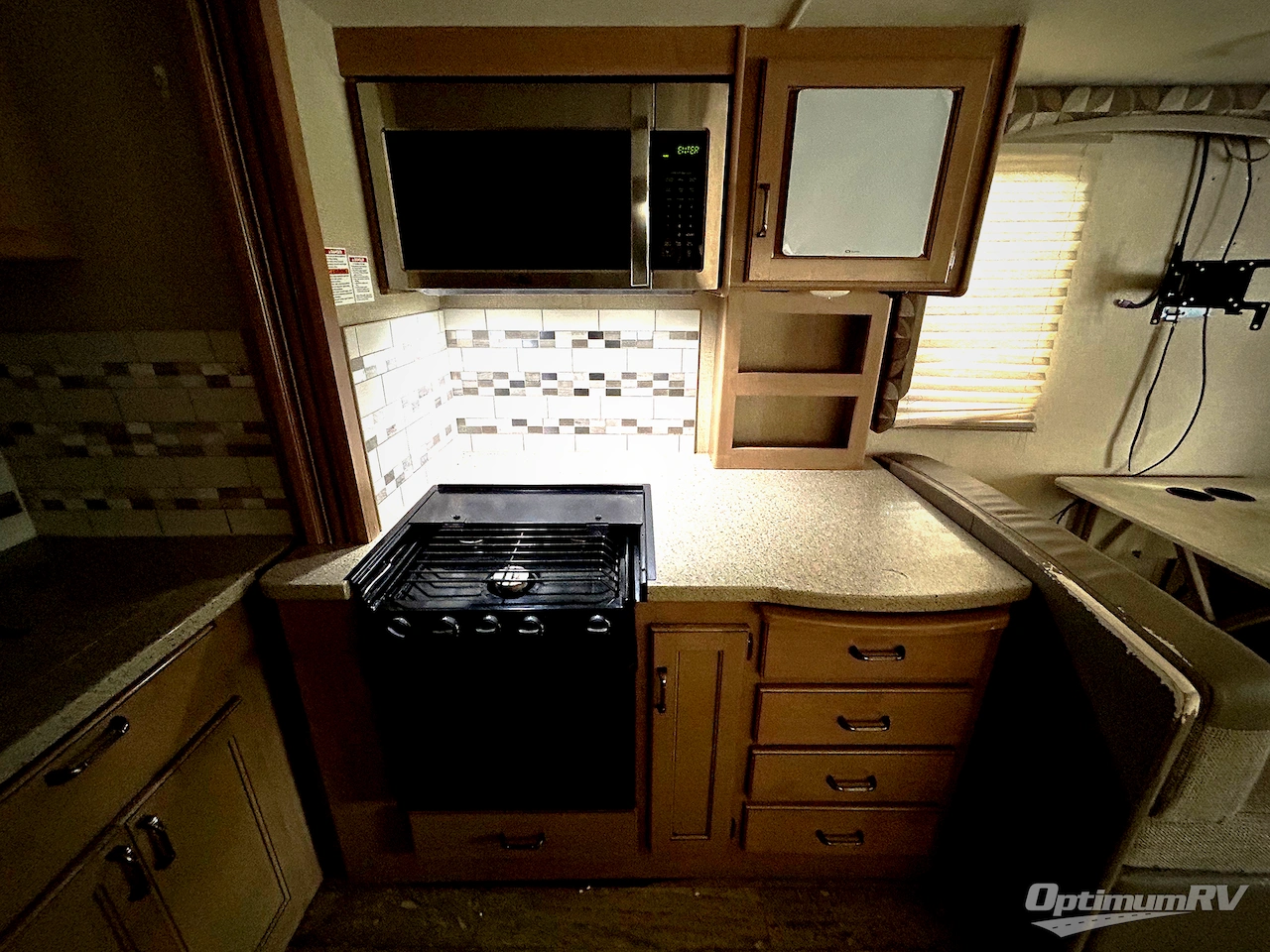 2018 Thor Hurricane 34P Photo 12