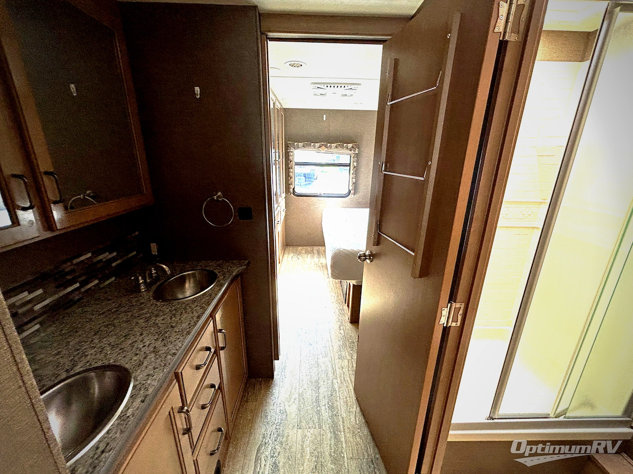 2018 Thor Hurricane 34P Photo 17