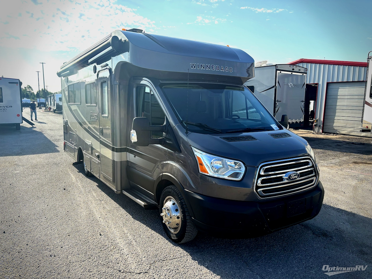 2017 Winnebago Fuse 23A Photo 1