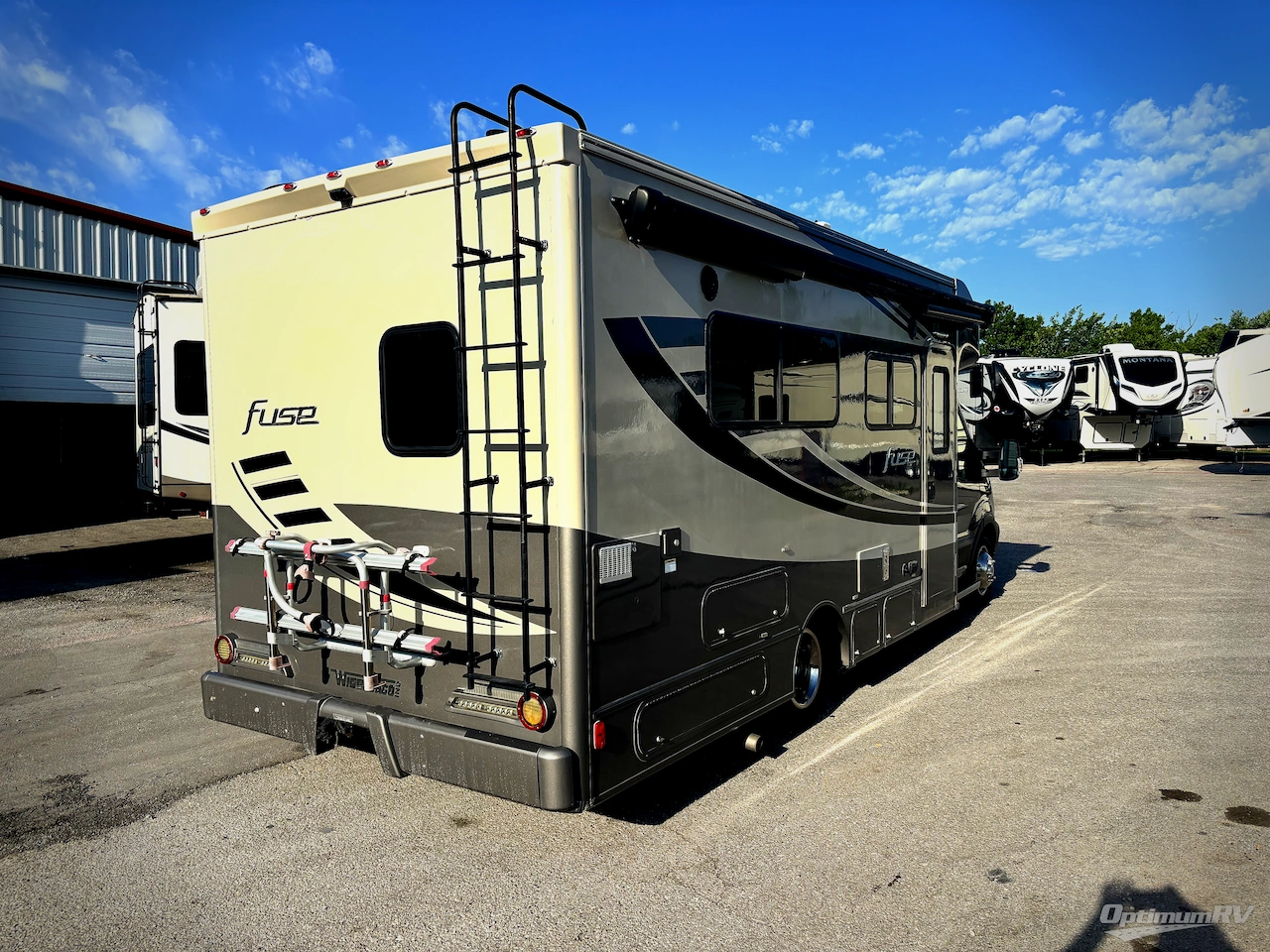 2017 Winnebago Fuse 23A Photo 2