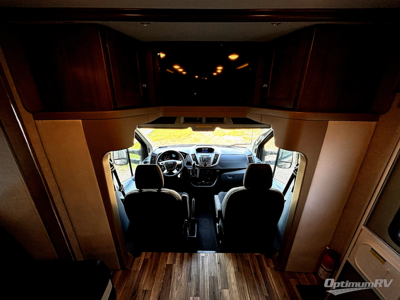 2017 Winnebago Fuse 23A Photo 4