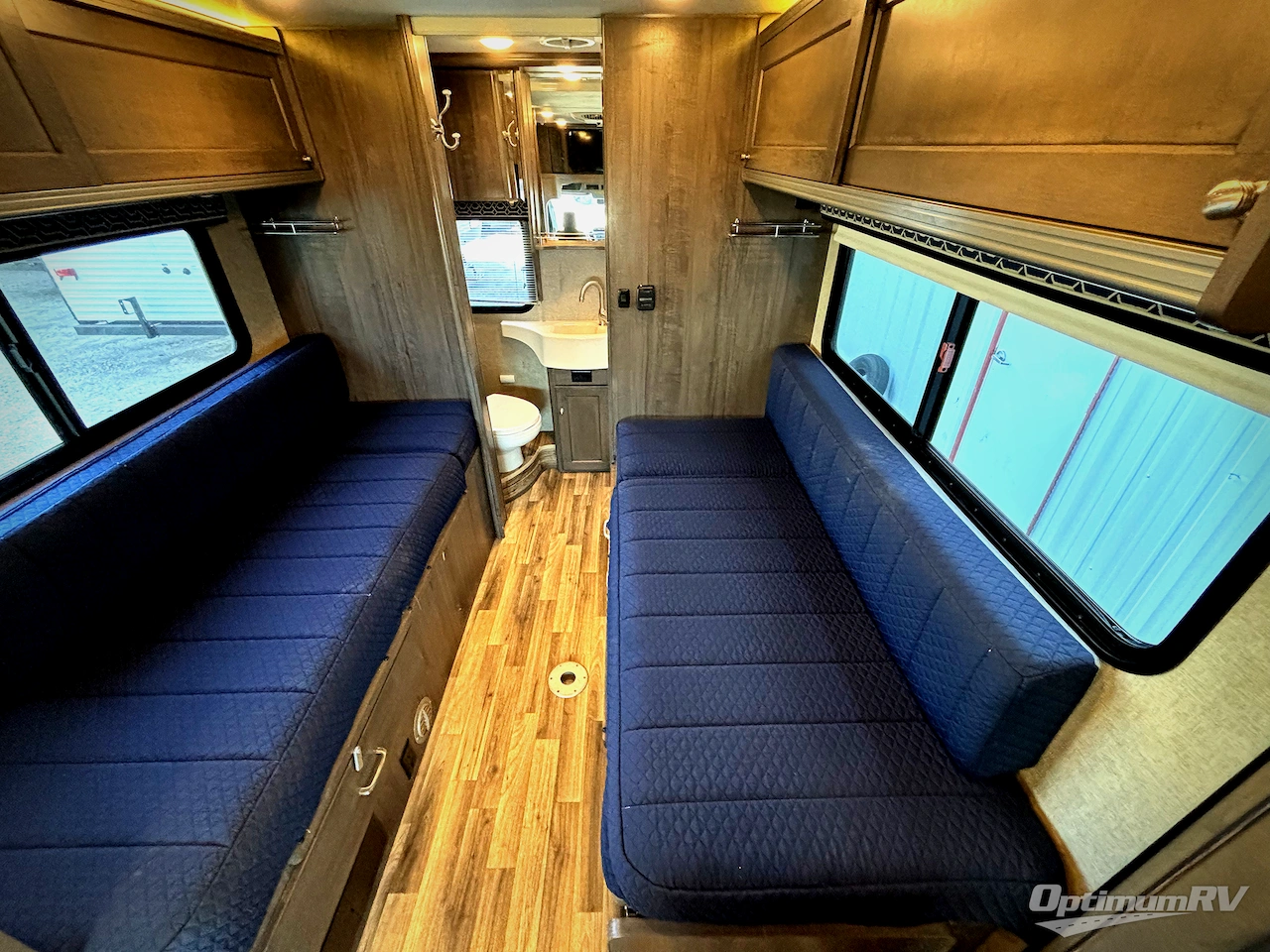 2017 Winnebago Fuse 23A Photo 8