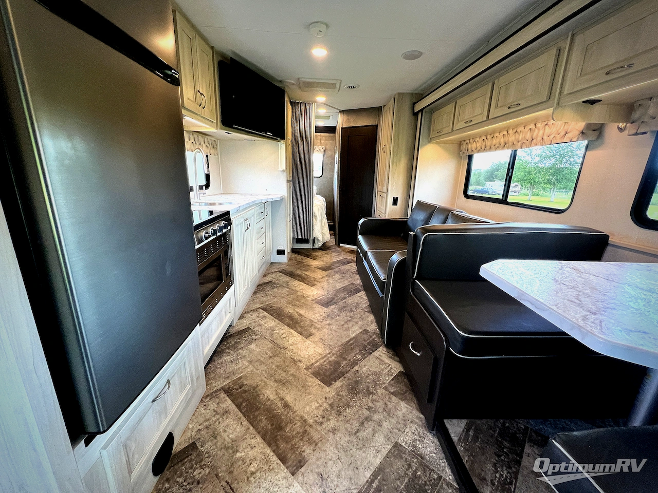 2020 Forest River Sunseeker LE 2550DSLE Chevy Photo 4