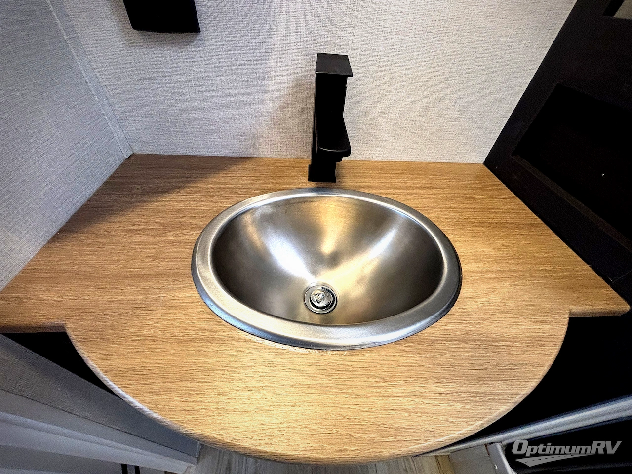 2025 Heartland North Trail 26RLX Photo 6