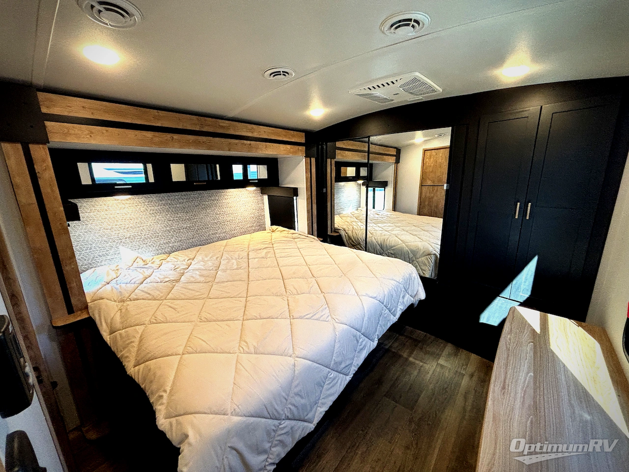 2022 Keystone Outback 330RL Photo 17