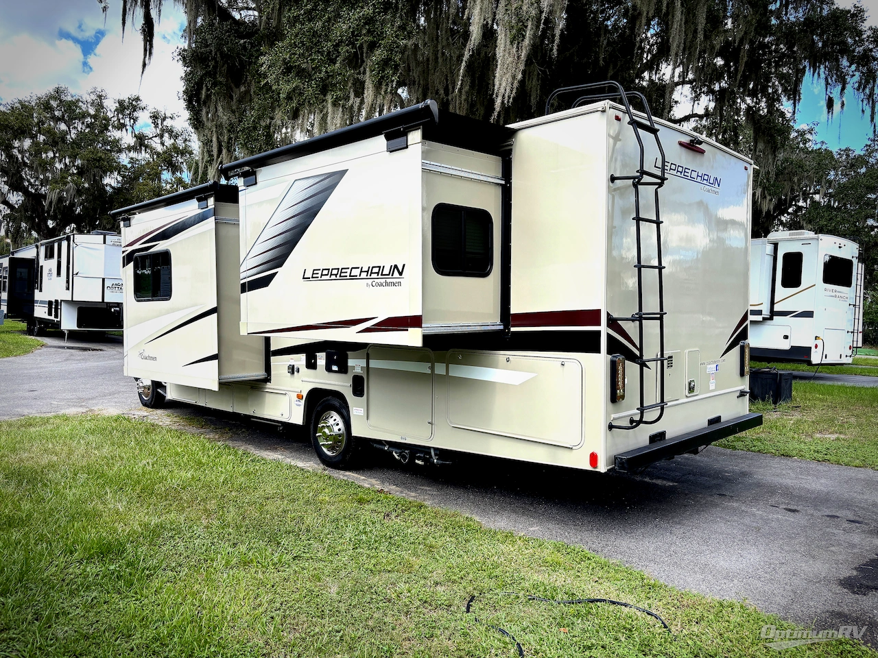 2023 Coachmen Leprechaun 298KB Ford 450 Photo 3