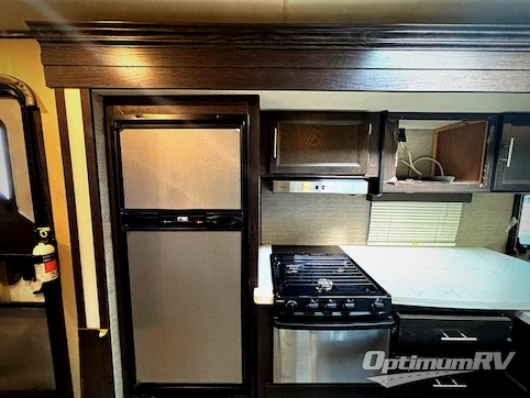 2018 Dutchmen Kodiak Ultimate 291RESL RV Photo 3