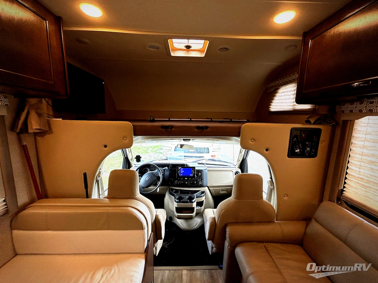 2019 Thor Four Winds 28A Photo 10