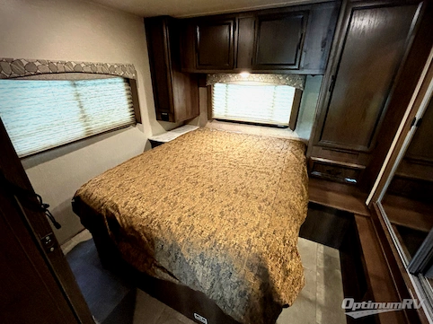2019 Coachmen Freelander 32FS Ford 450 RV Photo 4