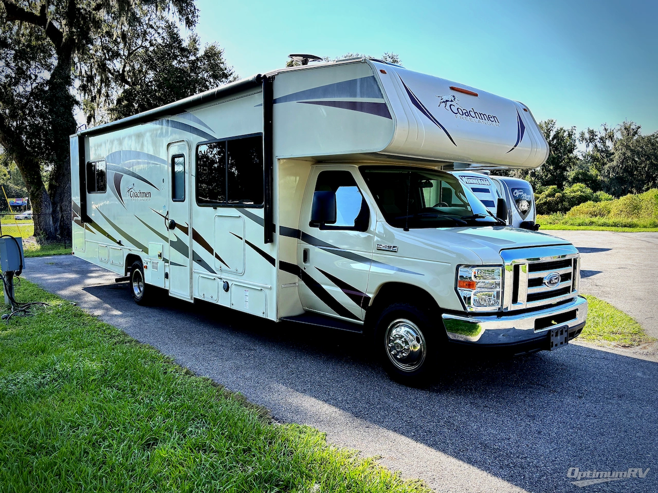 2019 Coachmen Freelander 32FS Ford 450 Photo 1