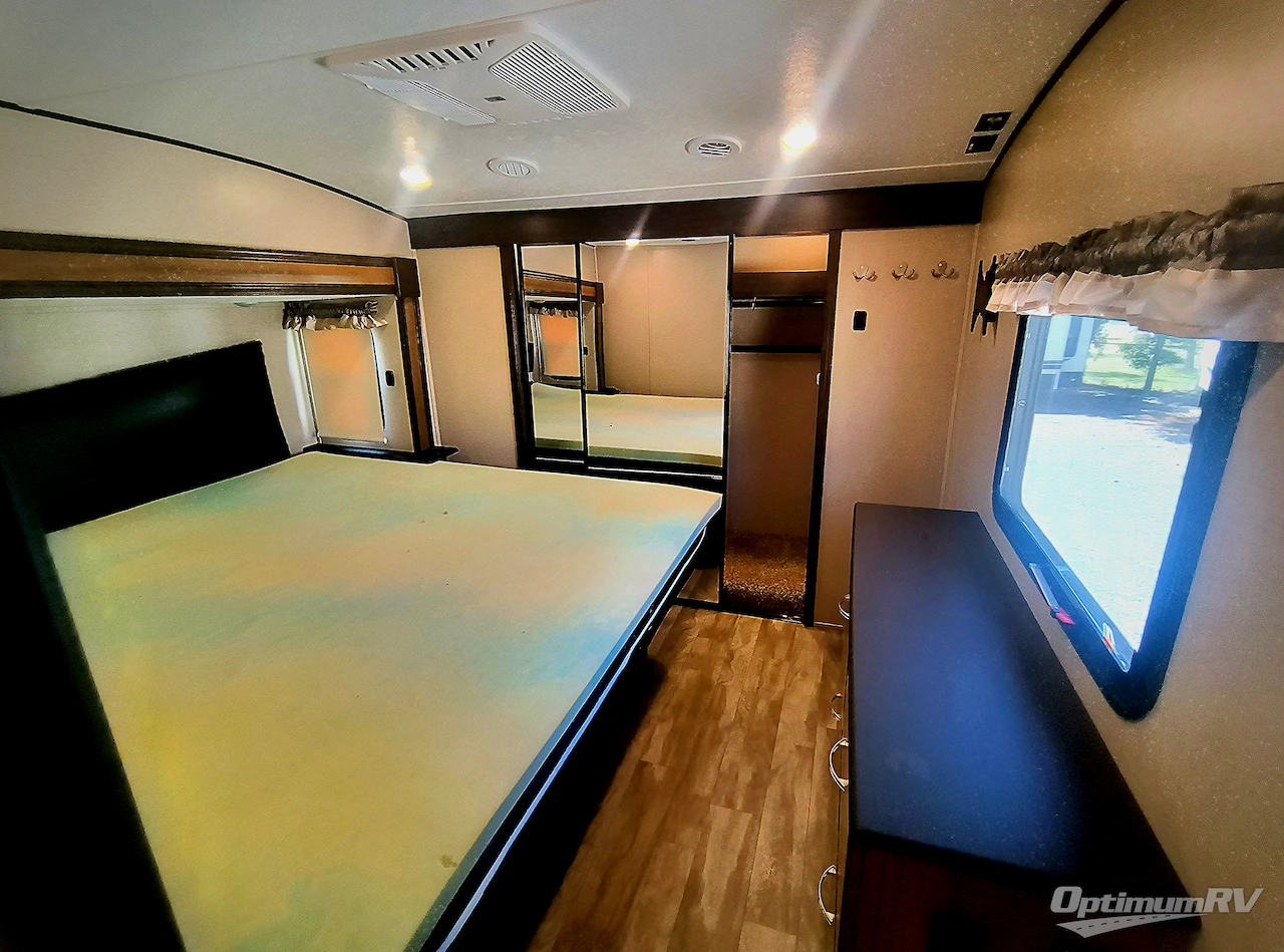 2021 Coachmen Chaparral 392MBL Photo 16