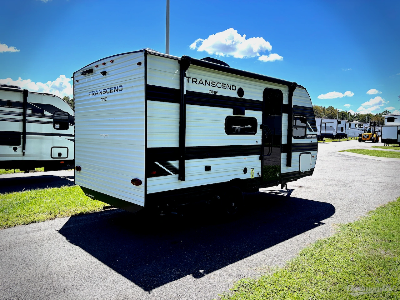2025 Grand Design Transcend One 151BH Photo 2
