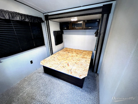 2020 Keystone Springdale 38FL RV Photo 4
