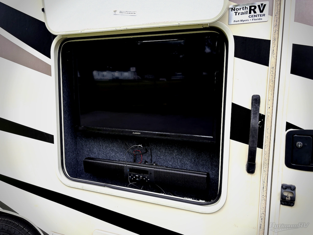 2019 Coachmen Freelander 32DS Ford 450 Photo 21