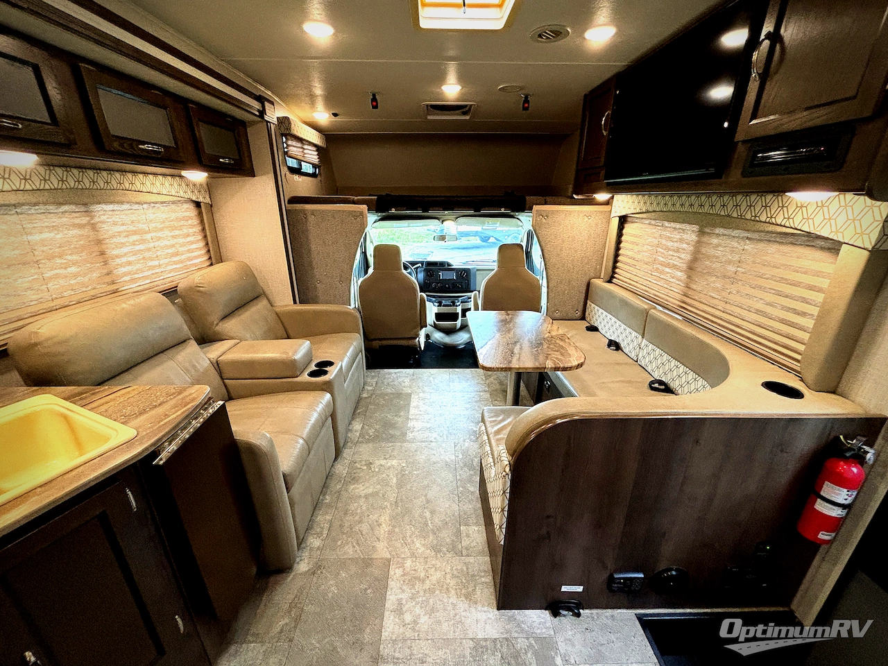 2019 Coachmen Freelander 32DS Ford 450 Photo 4