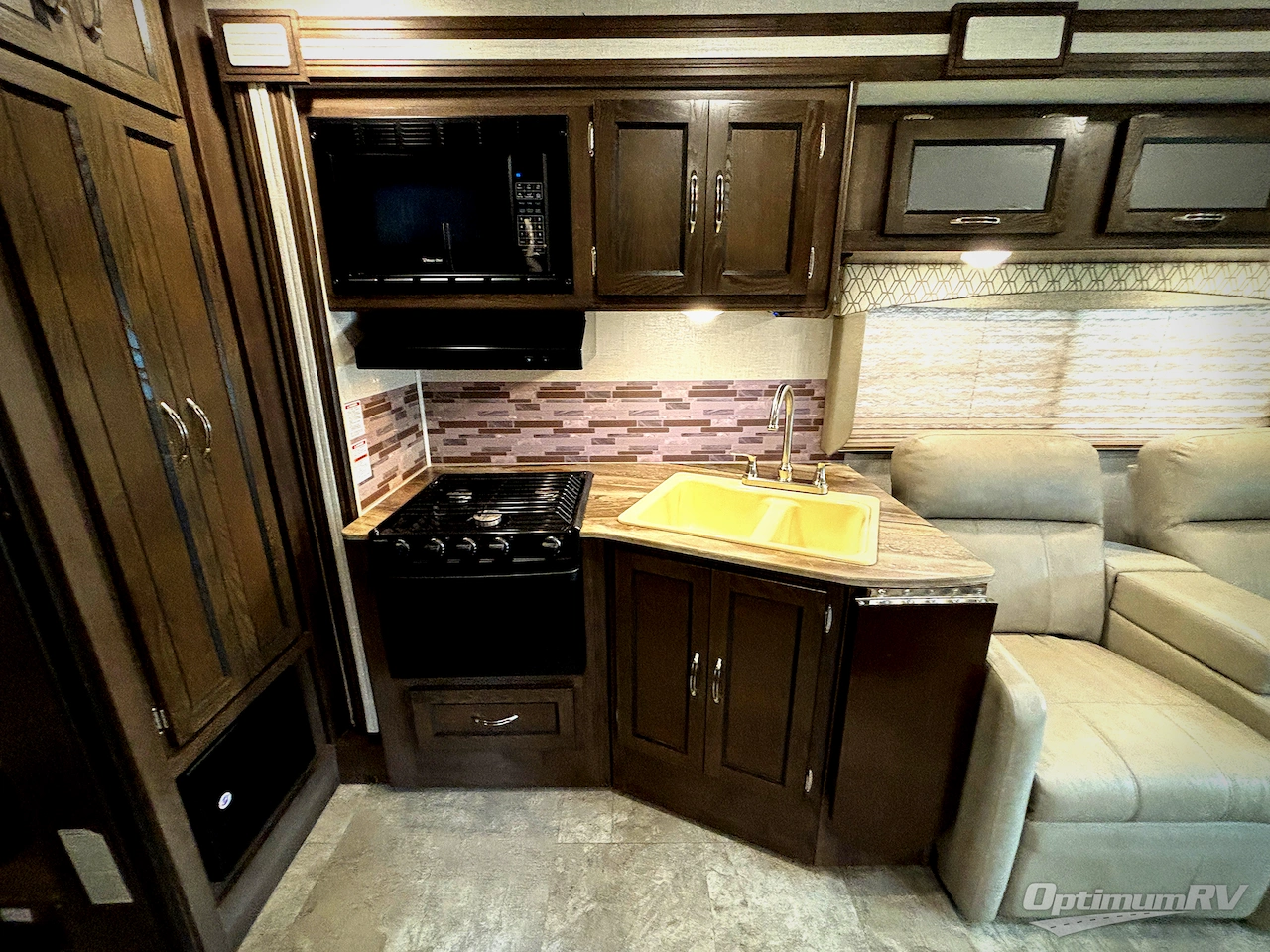 2019 Coachmen Freelander 32DS Ford 450 Photo 5