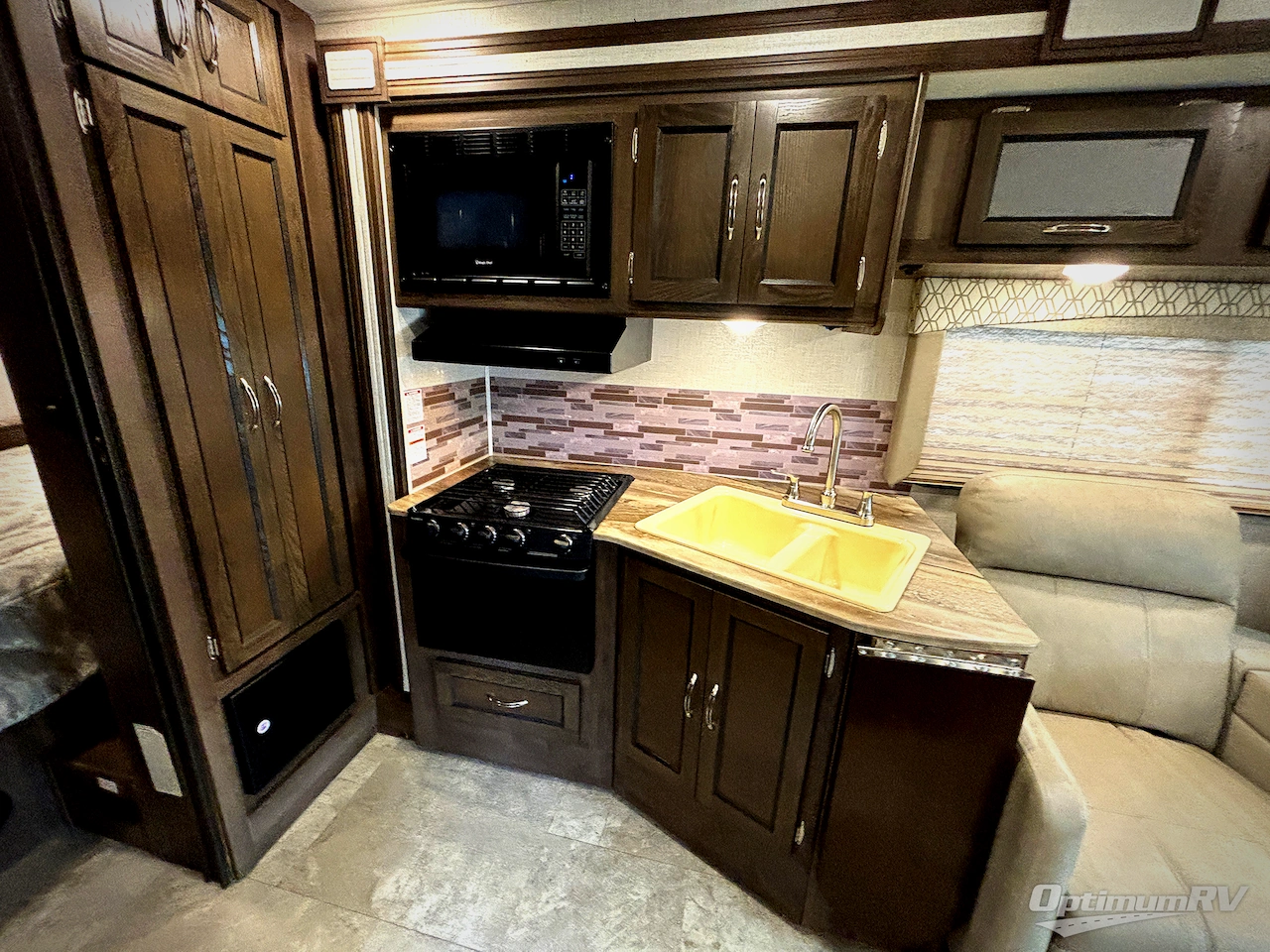 2019 Coachmen Freelander 32DS Ford 450 Photo 13