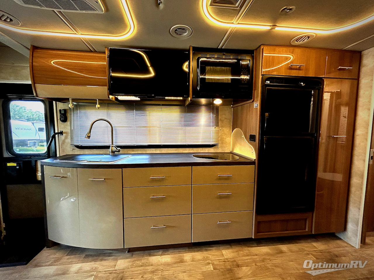 2019 Winnebago View 24D Photo 6