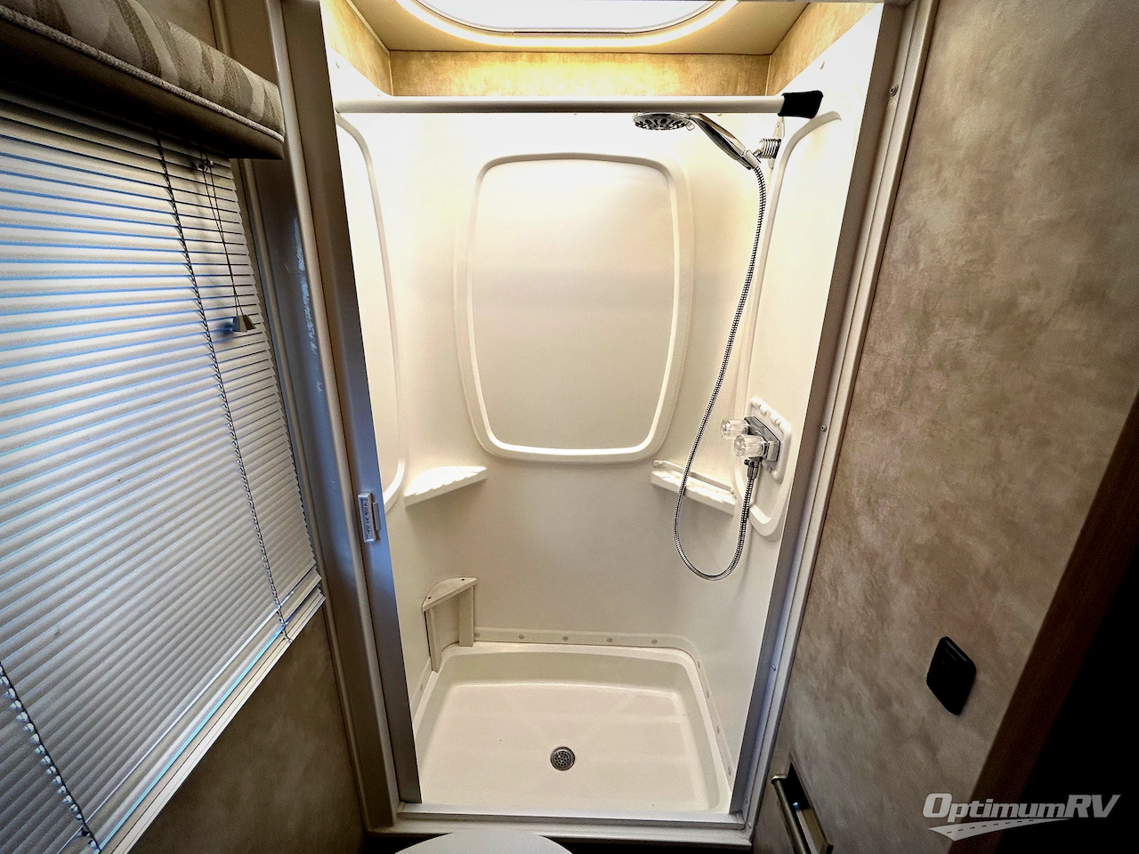 2019 Winnebago View 24D Photo 18
