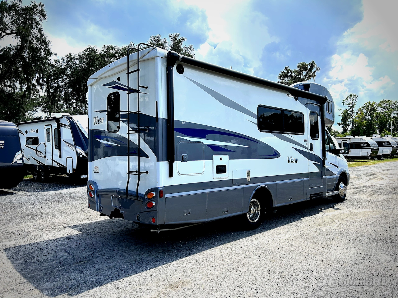 2019 Winnebago View 24D Photo 2
