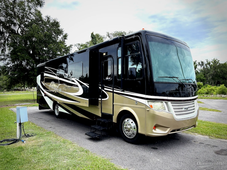 2018 Newmar Bay Star 3518 RV Photo 1