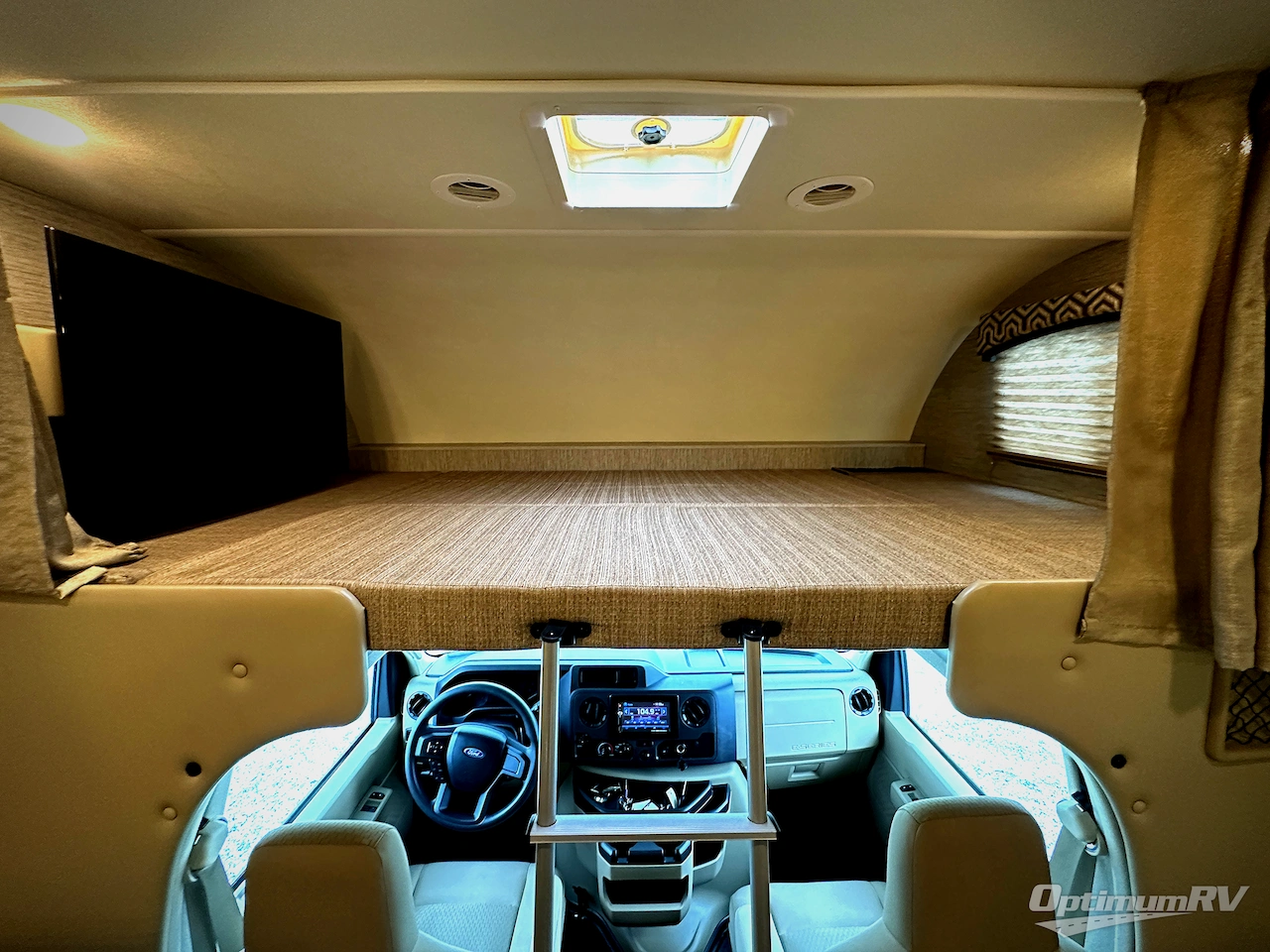 2021 Thor Chateau 31EV Photo 5