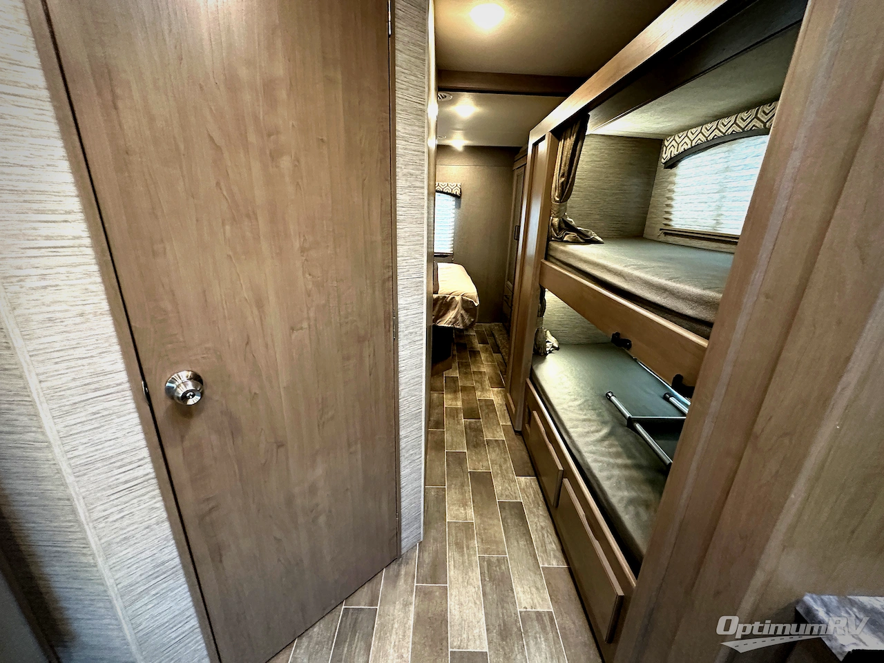 2021 Thor Chateau 31EV Photo 15