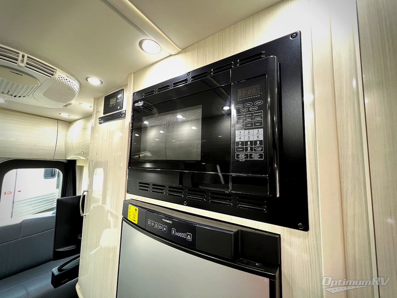 2020 Pleasure-Way Plateau FL Photo 14
