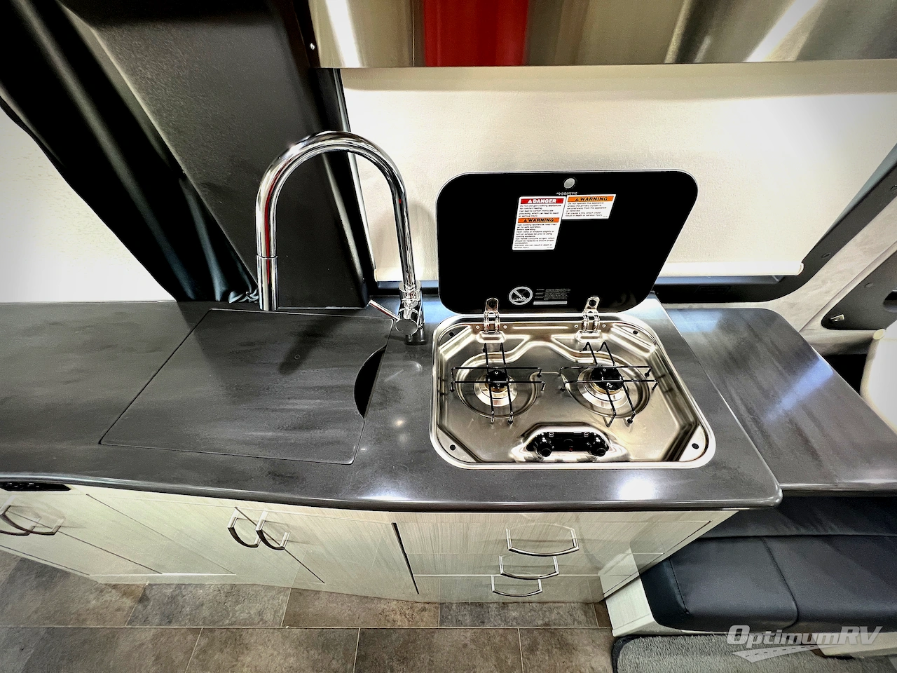 2020 Pleasure-Way Plateau FL Photo 11