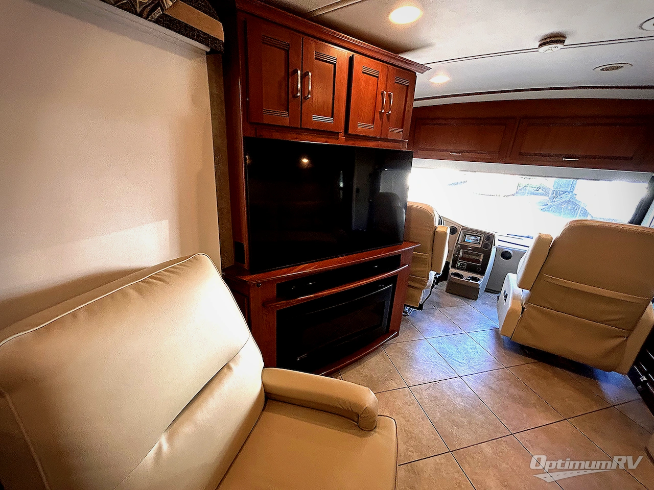 2015 Winnebago Forza 36G Photo 8