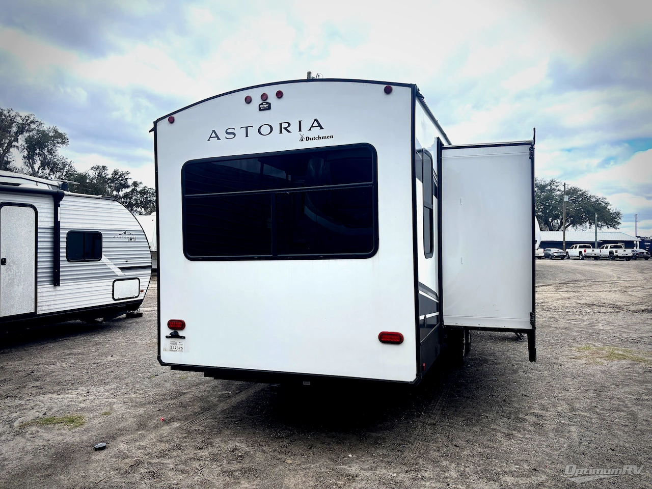 2021 Dutchmen Astoria 3373RL Photo 2