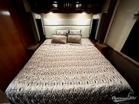 2018 Fleetwood Bounder 33C RV Photo 4