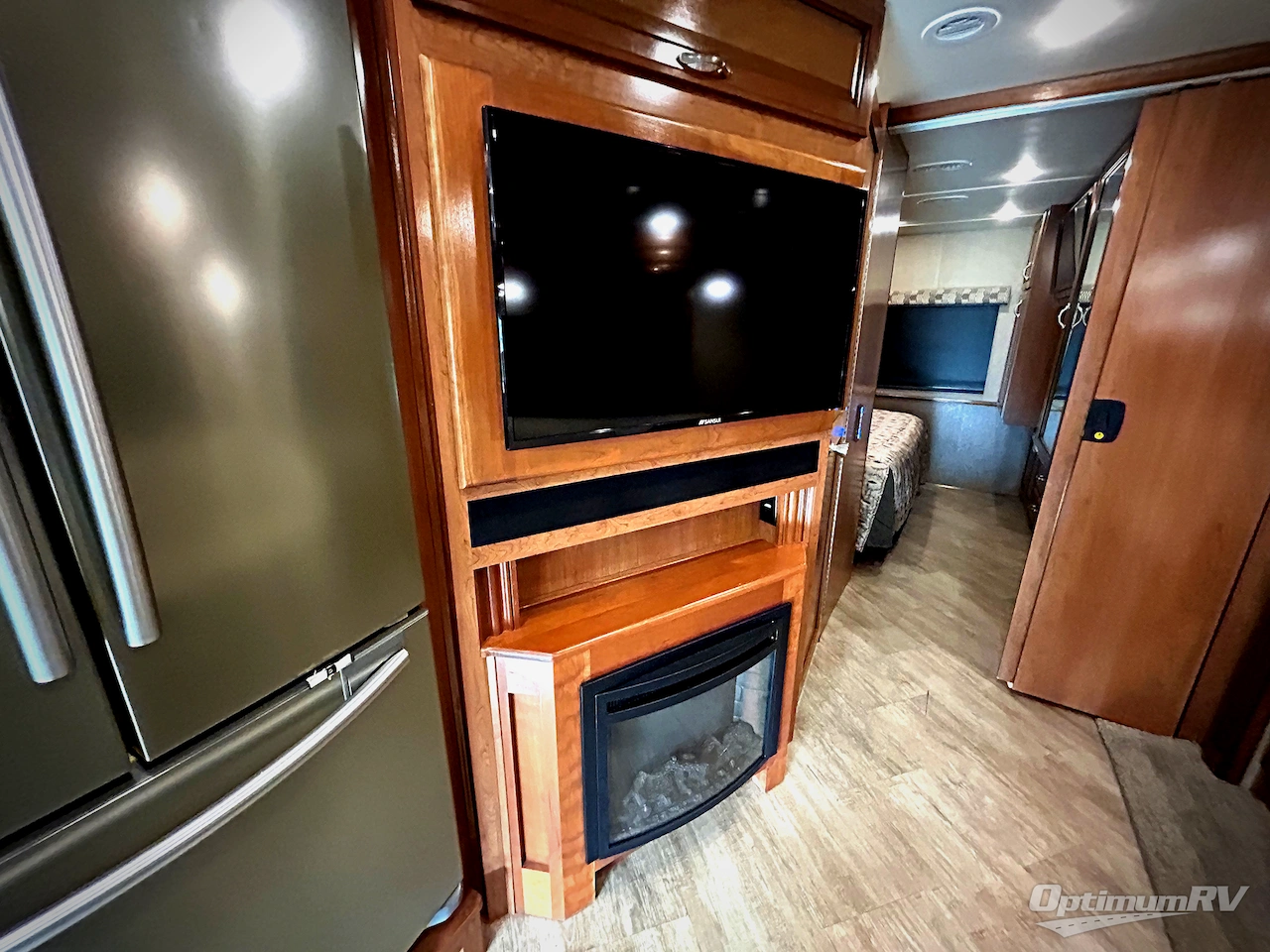 2018 Fleetwood Bounder 33C Photo 12