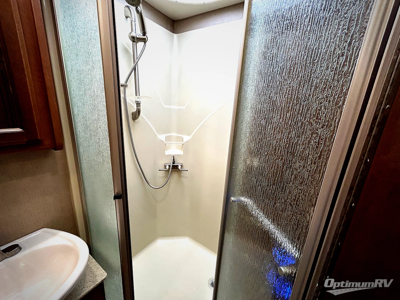 2018 Fleetwood Bounder 33C Photo 14