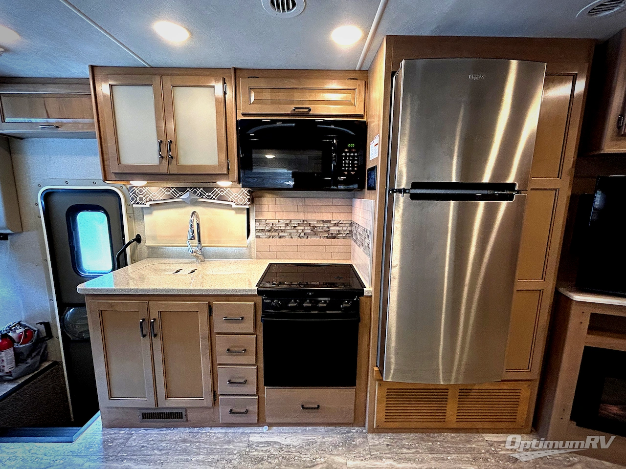 2019 Thor Hurricane 35M Photo 6