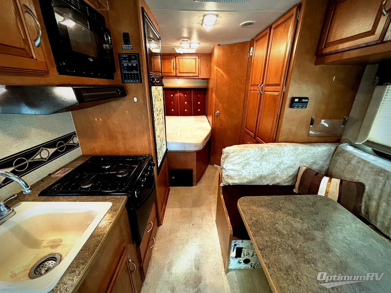 2015 Winnebago Minnie Winnie 322R Photo 4