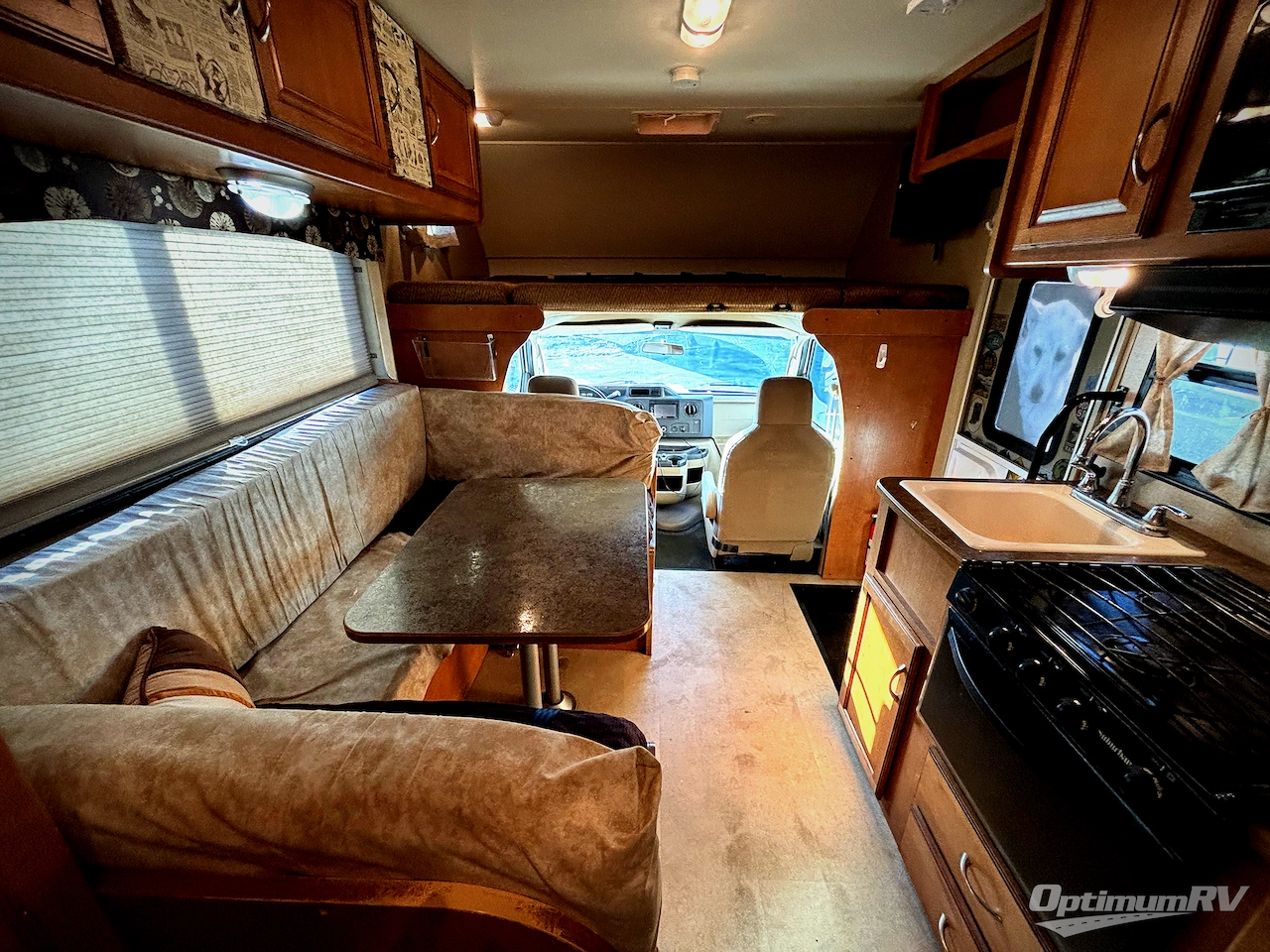 2015 Winnebago Minnie Winnie 322R Photo 5