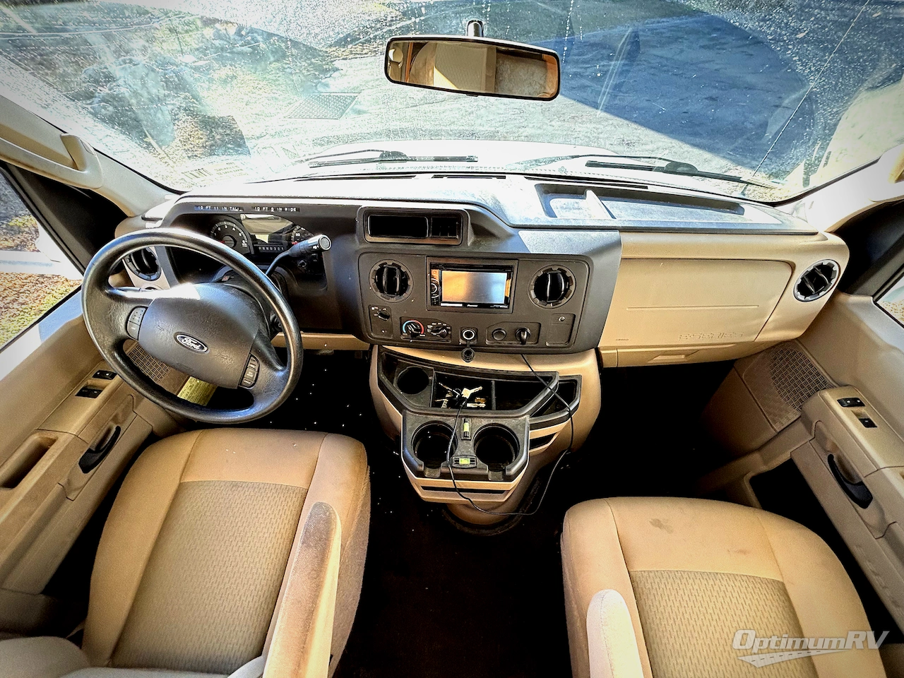 2015 Winnebago Minnie Winnie 322R Photo 8