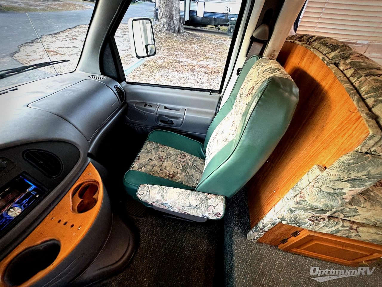 2000 Coachmen Santara 315QB Photo 9