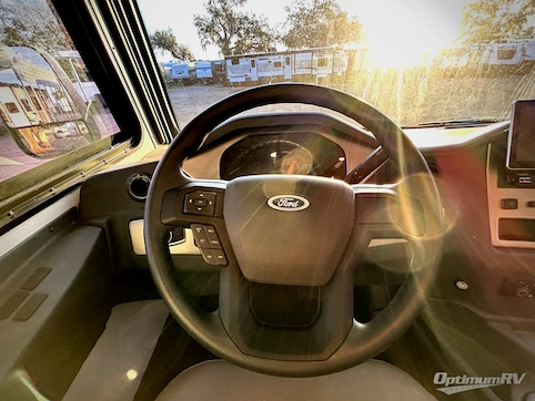 2025 Coachmen Pursuit 27XPS RV Photo 3