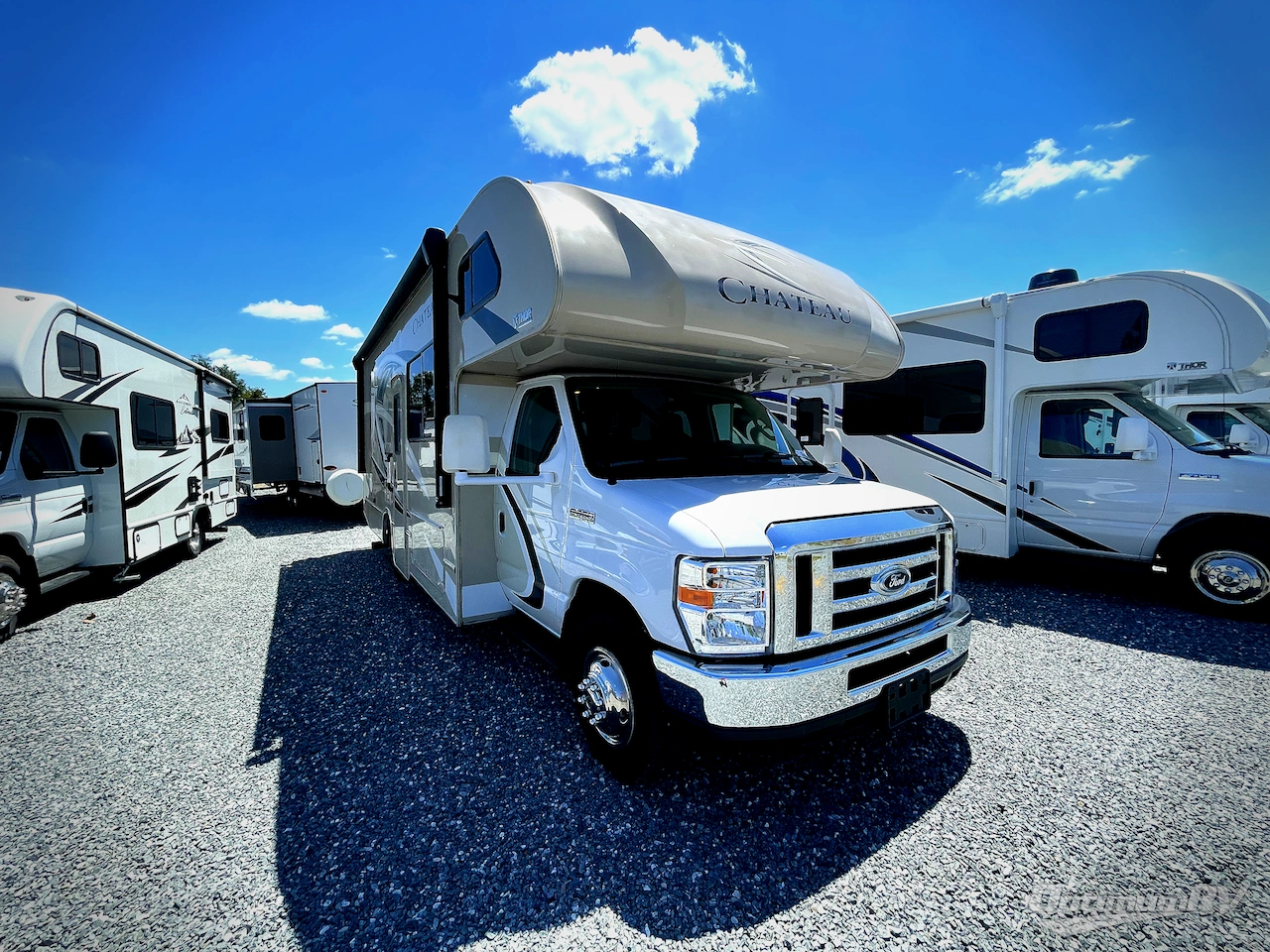 2018 Thor Chateau 26B Photo 1