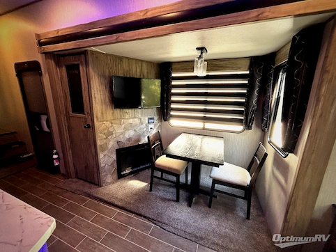 2021 Forest River Cherokee Arctic Wolf 298LB RV Photo 2