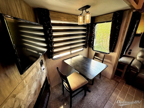 2021 Forest River Cherokee Arctic Wolf 298LB RV Photo 3